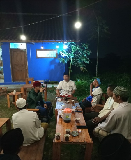 Kajian Keagamaan Di Cafe Latar Ombo Dengan Tema “Ngajine Alumni Napi Bersama Gus Romy”