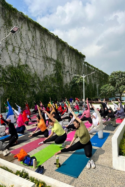 Kenalkan Lingkungan Icon Apartmen Dengan Event Yoga, Terbuka Untuk Umum