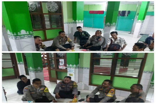 Kapolsek Tambaksari Melaksanakan Giat Patroli Sambang ke Warga Dan Jamaah Masjid Al Badar