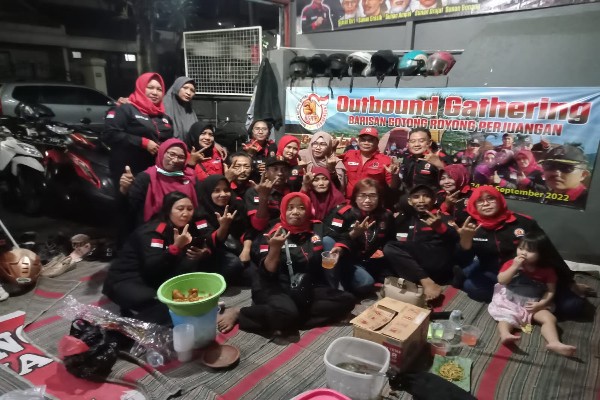 Barisan Gotong Royong Perjuangan ( BGR Perjuangan ) Bagi – bagi Takjil Di Bulan Ramadhan