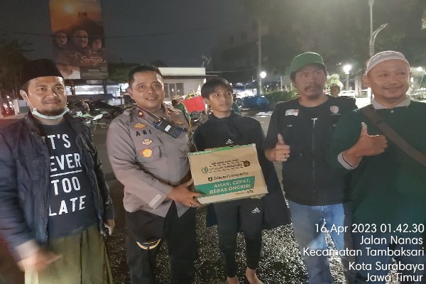 Kapolsek Tambaksari Dan 3 Pilar Sahur On The Road Dan Patroli Parajoyo Di Taman Gelora 10 November