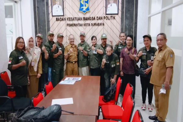 Barisan Gotong Royong Audensi Di Bakesbangpol Kota Surabaya Guna Menyampaikan Program Pelayanan Kesehatan Dan Pendidikan