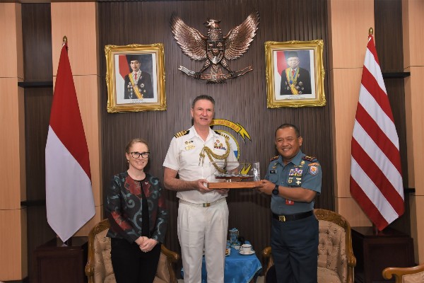 Jalin Kerjasama, Pangkoarmada II Sambut Courtesy Call Athal Australia