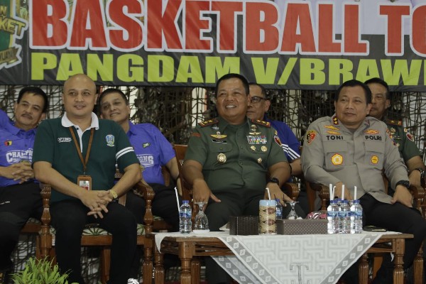 Pangdam Brawijaya Resmikan Turnamen Basket Antar Pelajar Se -Jatim