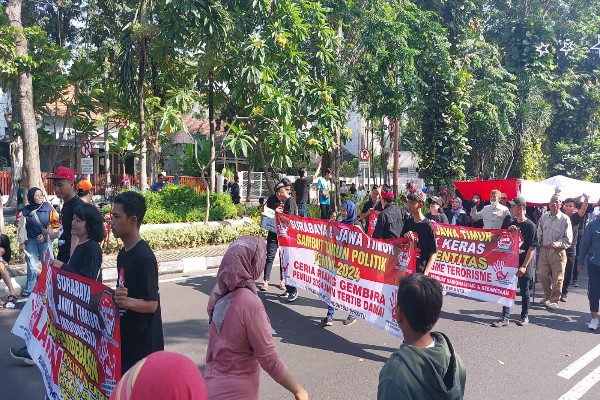 PNIB Kirab Merah Putih Sambut Hari Lahir Pancasila Dan HUT 730 Tahun Surabaya Kota Pahlawan