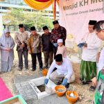 Segera Dibangun Masjid Di Perum Green Garden, Bupati Gresik Pimpin Lakukan Peletakan Batu Pertama