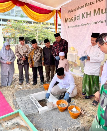 Segera Dibangun Masjid Di Perum Green Garden, Bupati Gresik Pimpin Lakukan Peletakan Batu Pertama