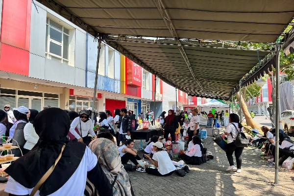 Olah Raga Seru, Colour Pundfit Bertambah Seru Dengan Alunan Musik Pop Hype Di Kawasan Superblock Pratama Gresik