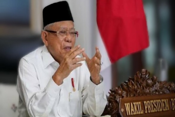 Memaknai Salam Tiga Jari Wakil Presiden KH. Ma’ruf Amin