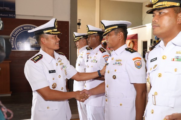 Tiga Jabatan Komandan KRI Jajaran Satkat Koarmada II Diserahterimakan