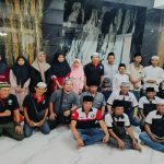 Anggota Media Fajar Nusantara News Buka Puasa Bersama Dan Bagikan Bingkisan Bersama Anak Yatim Piatu Di Kediaman Kabiro Gresik