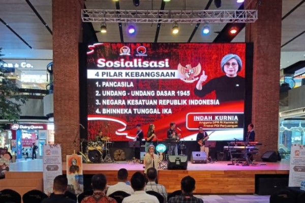 Indah Kurnia Ajak Para Seniman Untuk Menjaga 4 Pilar Kebangsaan