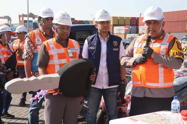 Polres Pelabuhan Tanjung Perak Surabaya Bongkar Kasus Penggelapan Dan Penadahan Jaringan Internasional