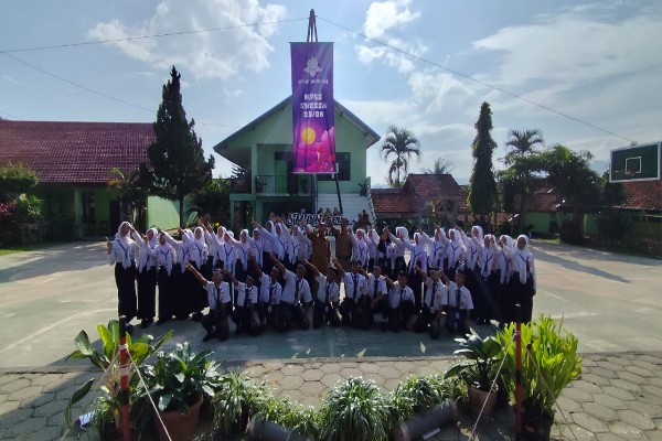 MPLS SMP Negeri 1 Sawahan Nganjuk, Membentuk Karakter Peserta Didik Yang Unggul Dan Mandiri