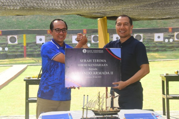 Koarmada II dan Bank Indonesia Perkuat Sinergi Lewat Latihan Menembak Dan Hibah Kendaraan Operasional